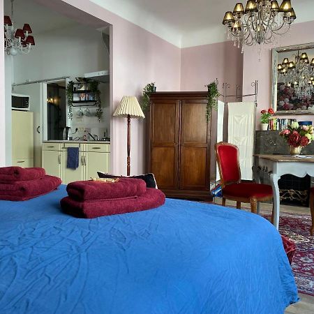 The Pink Studio - Exceptional Location In City Center - Unique & Elegant Namur Exterior foto